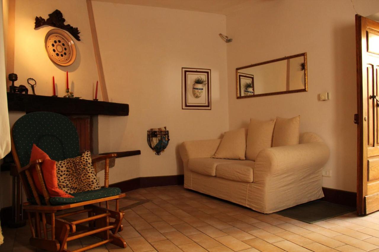 Trilocale Nel Centro Storico Apartment Montemerano Bagian luar foto