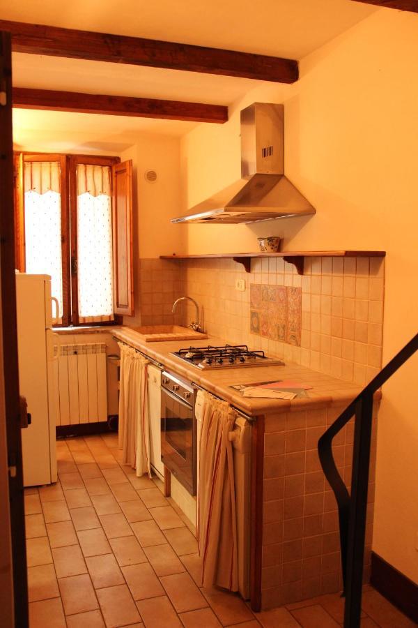 Trilocale Nel Centro Storico Apartment Montemerano Bagian luar foto